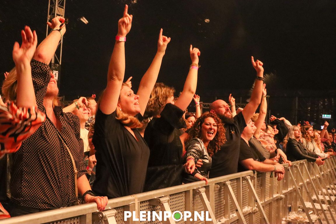 THE DIRTY DADDIES     (62)